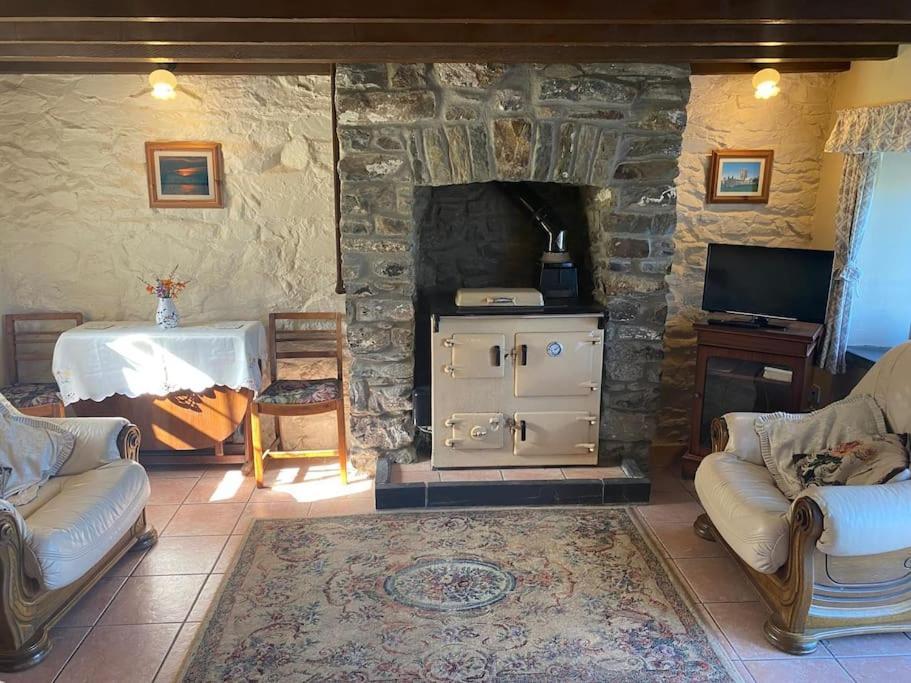 Banc Cottage Moylgrove Buitenkant foto